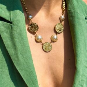 “Lyre in pearls”