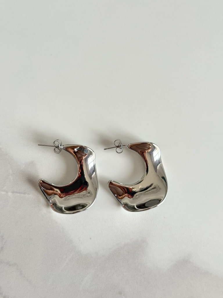 “Wave Charm”