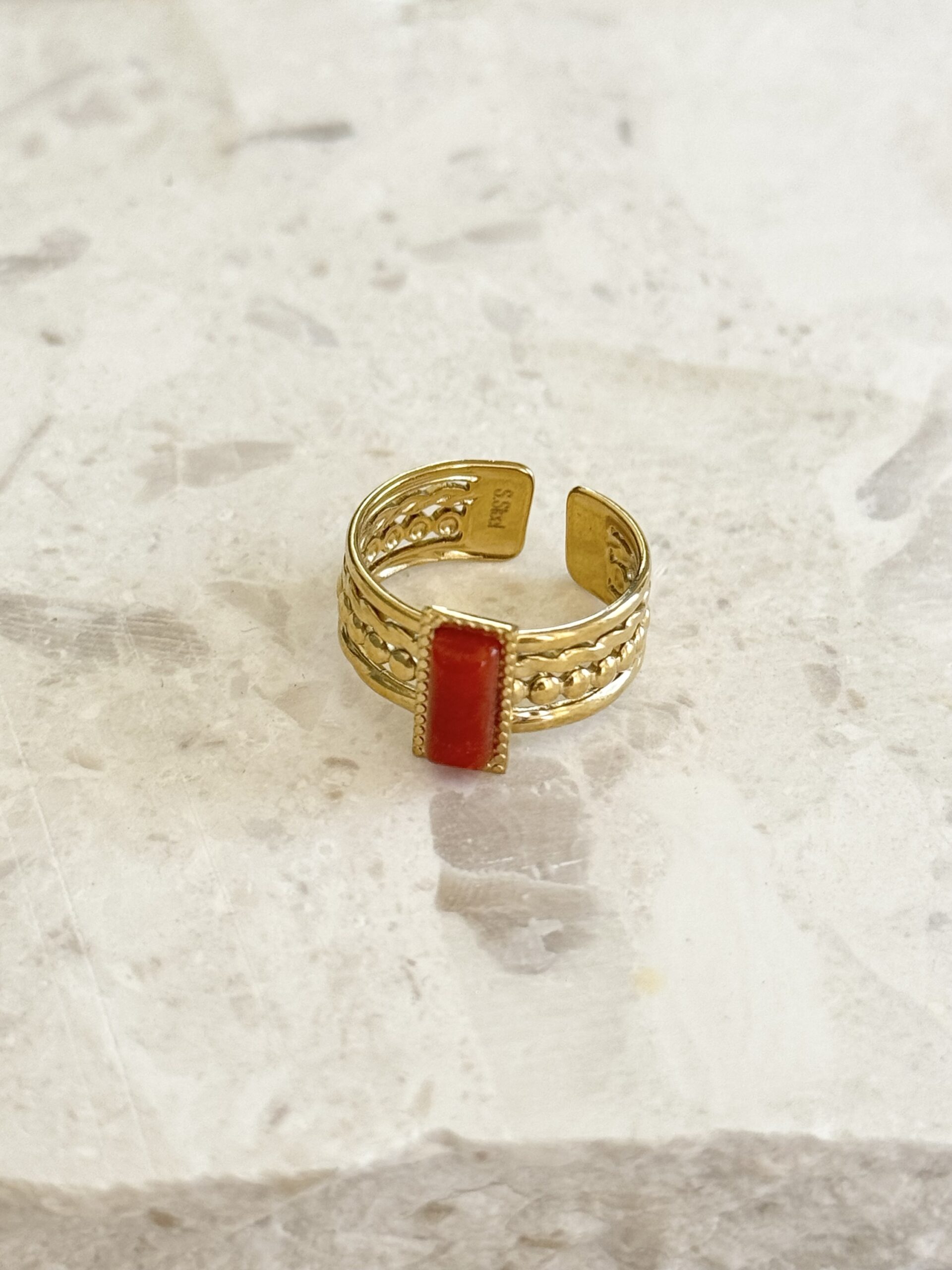 “Conneta Orange Ring”