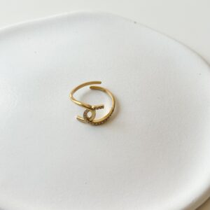 “Line cross” ring
