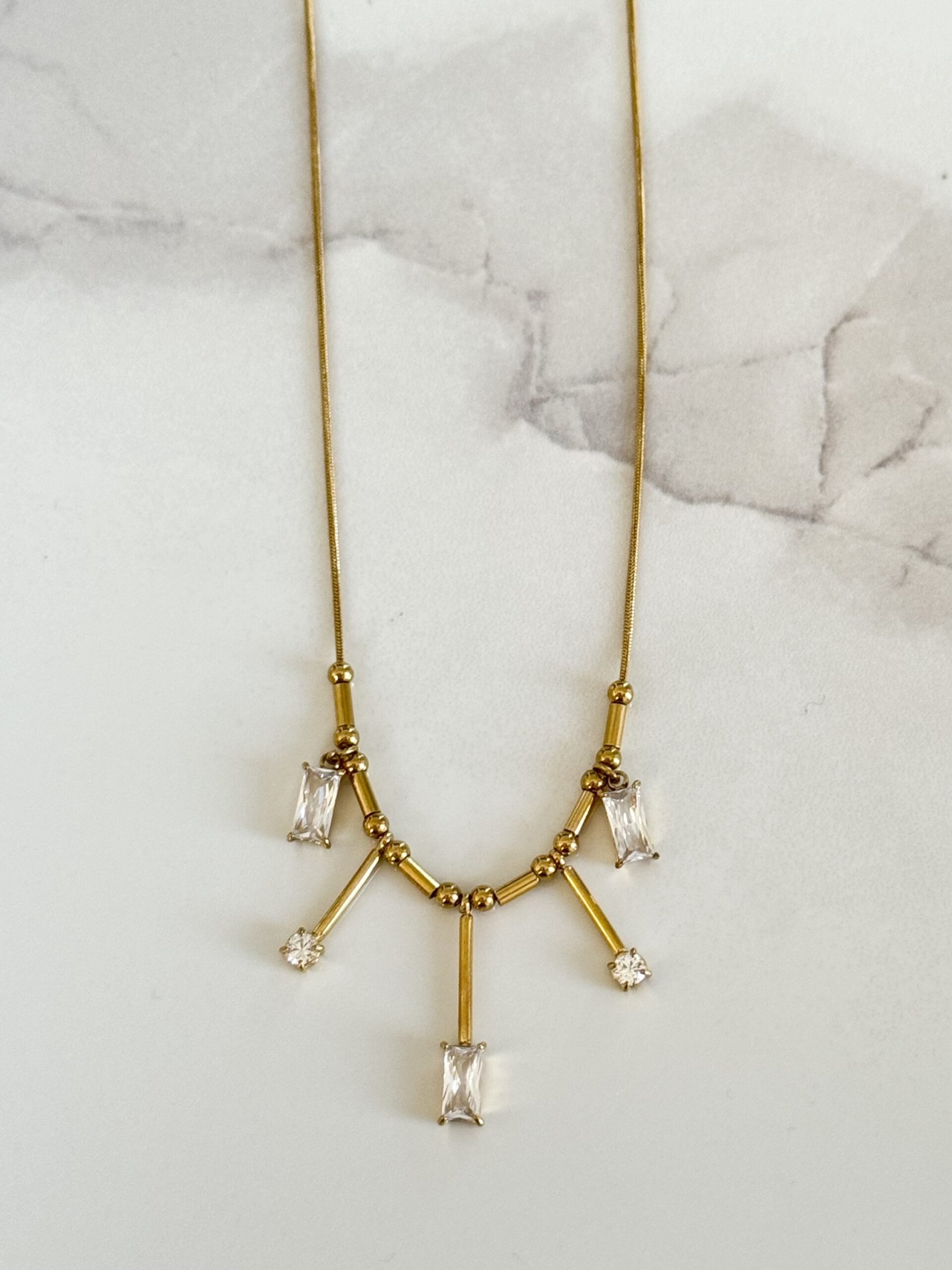 “Victoria Crystal Necklace”
