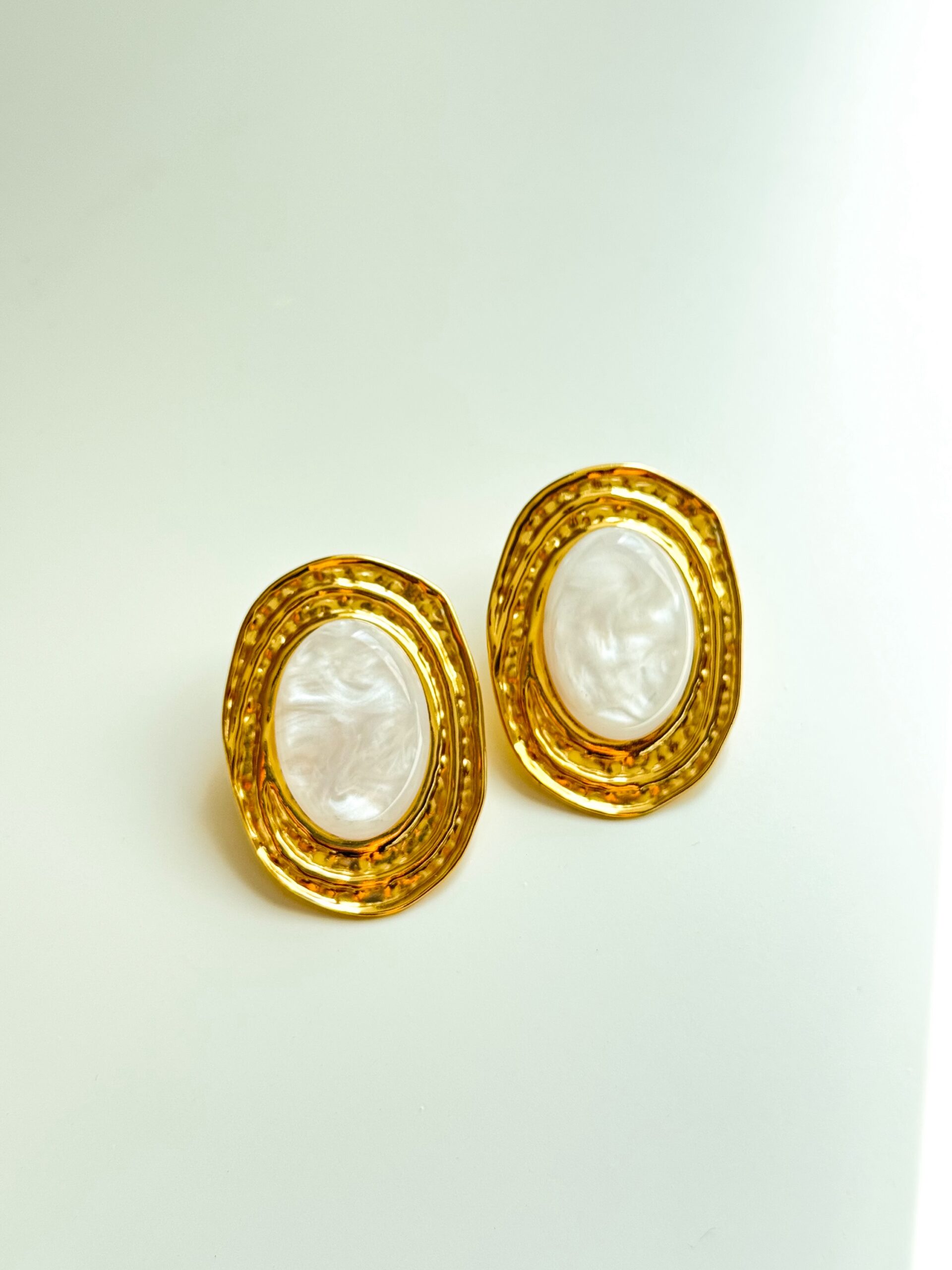 “Vintage Oval” - Image 3
