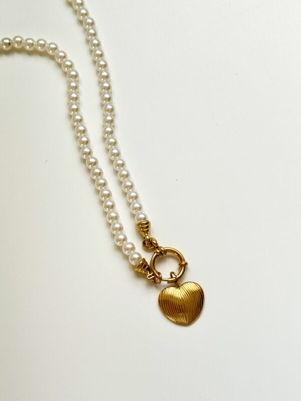 "Love in pearls”