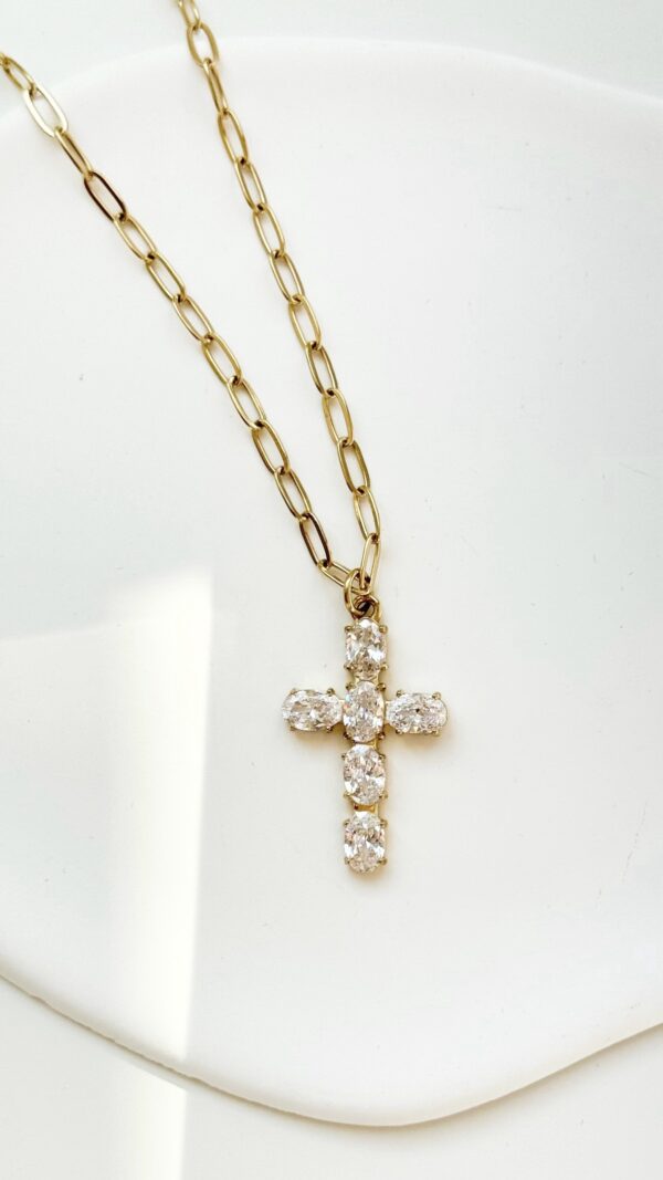 “Amelia Crystal Cross”