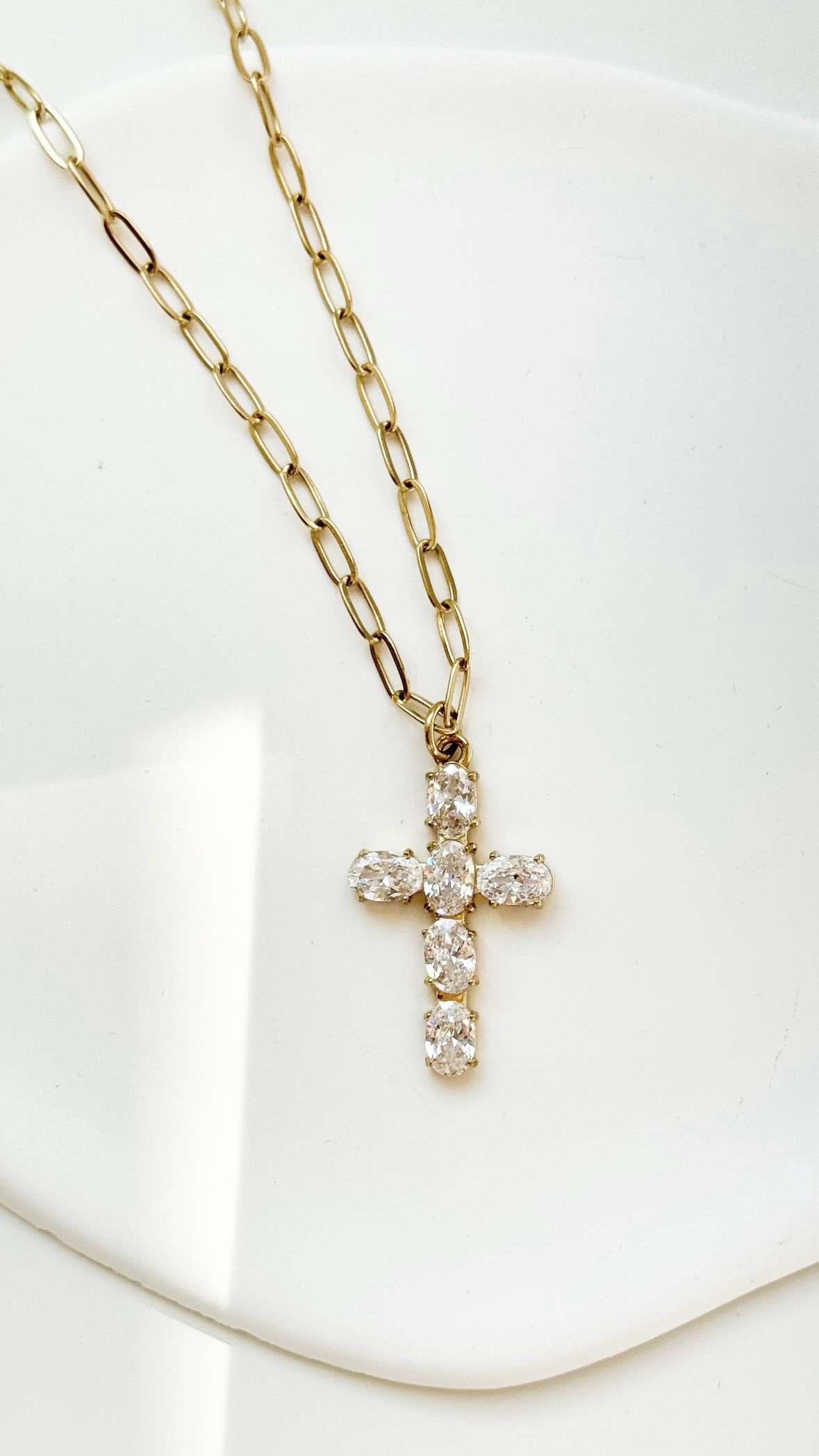 “Amelia Crystal Cross”