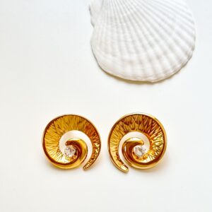 “Golden Siren”
