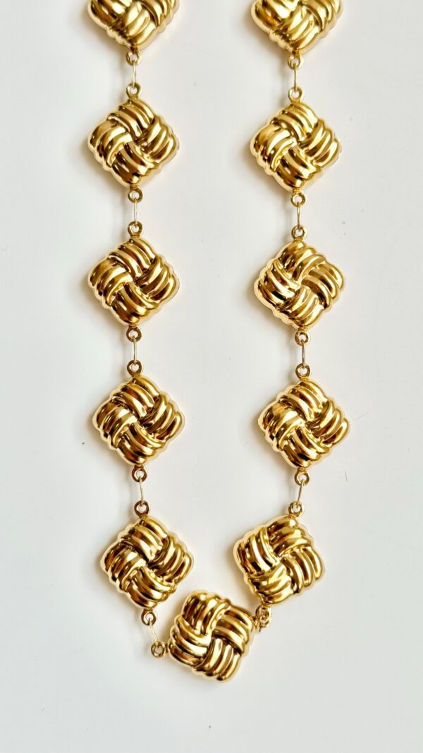 "Knot Necklace”