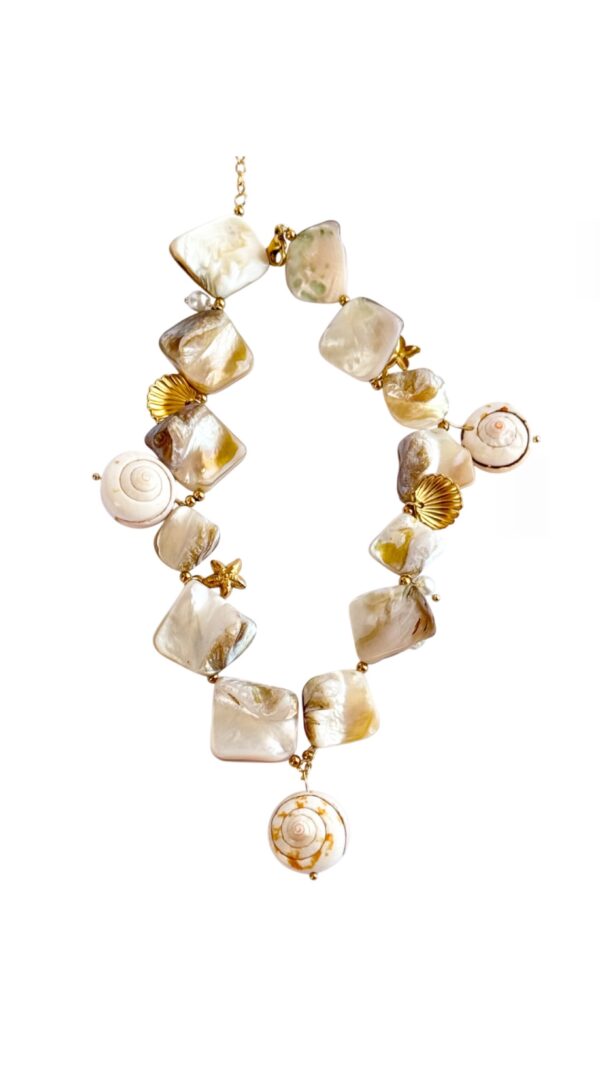“Bali White Necklace”
