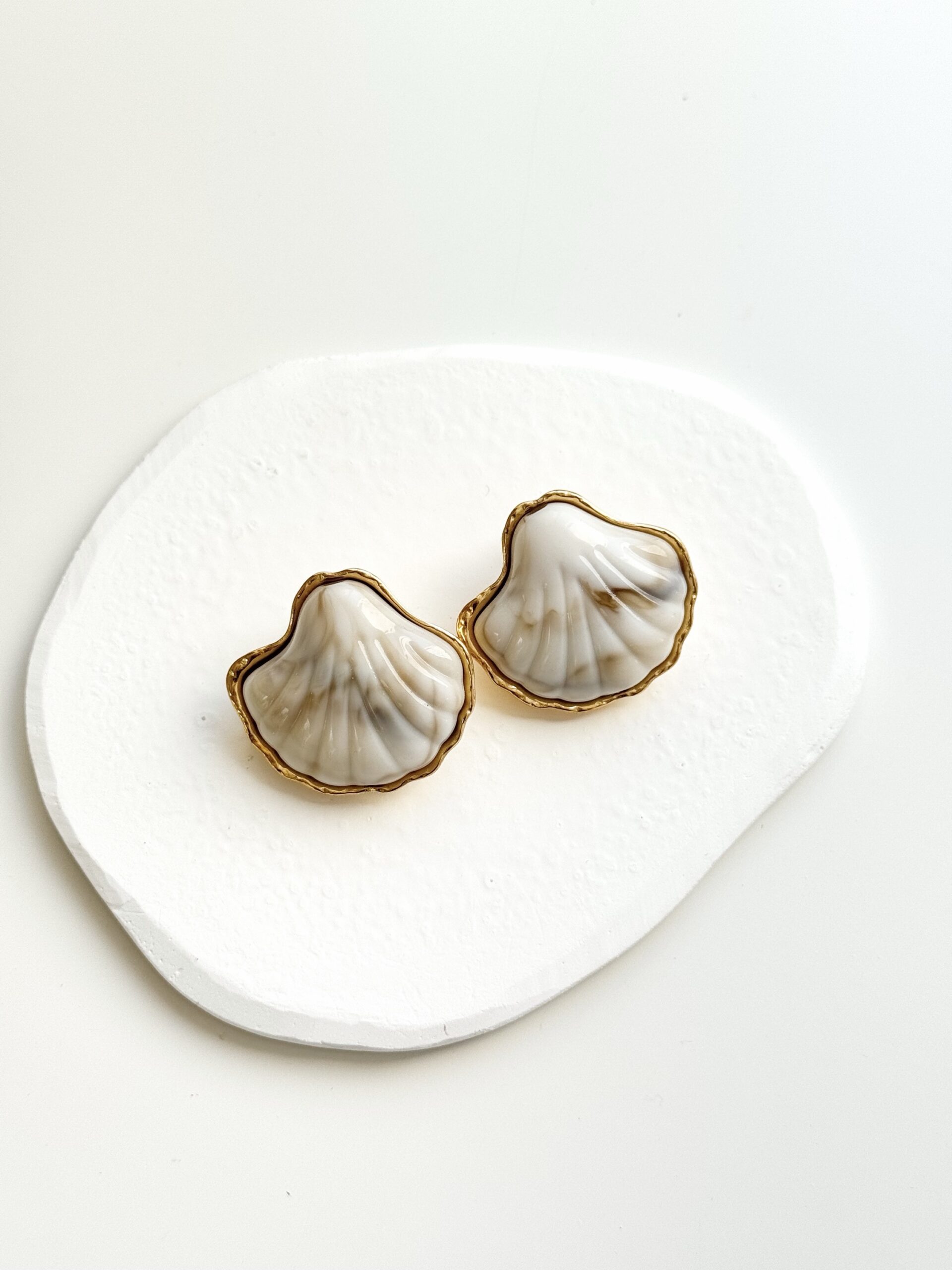 “White Shell”