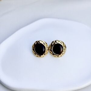 “Opaline black”